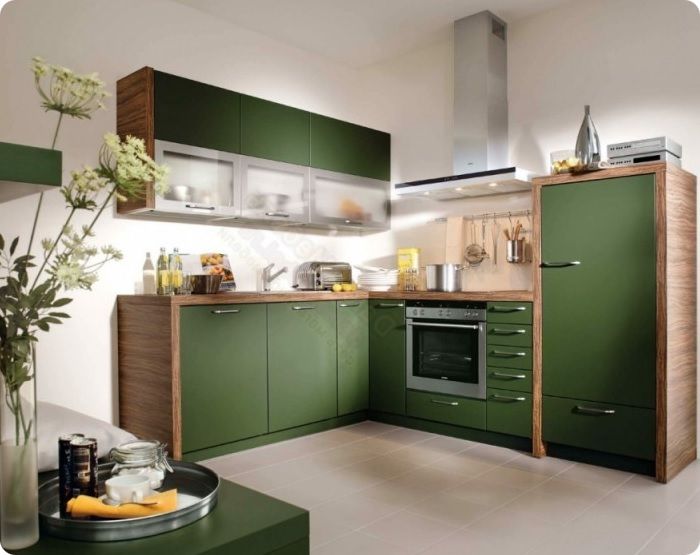 Кухня в зелёных тонах.
