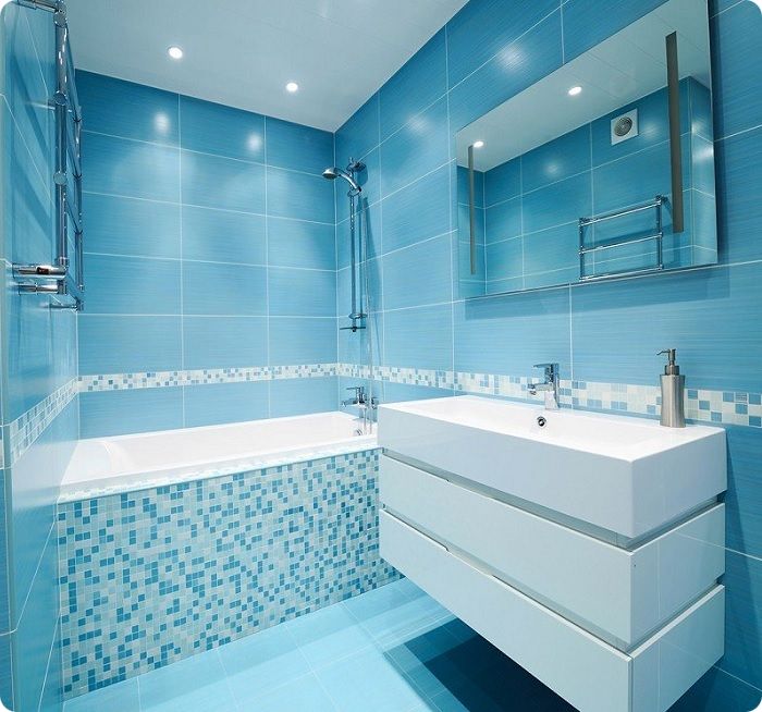 Ванная комната в голубом цвете.
